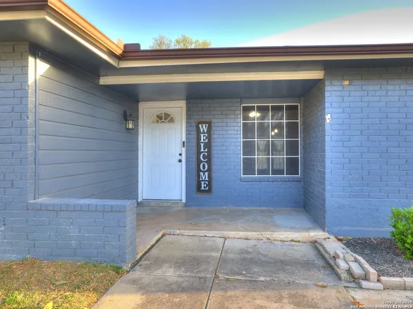 $1,800 | 12226 La Barca Street, San Antonio, TX 78233