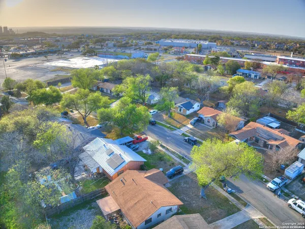 $1,800 | 12226 La Barca Street, San Antonio, TX 78233