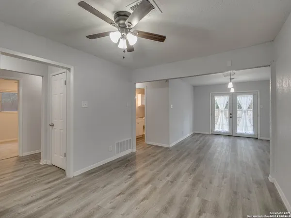 $1,800 | 12226 La Barca Street, San Antonio, TX 78233