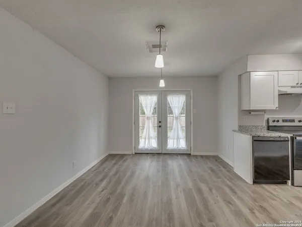 $1,800 | 12226 La Barca Street, San Antonio, TX 78233