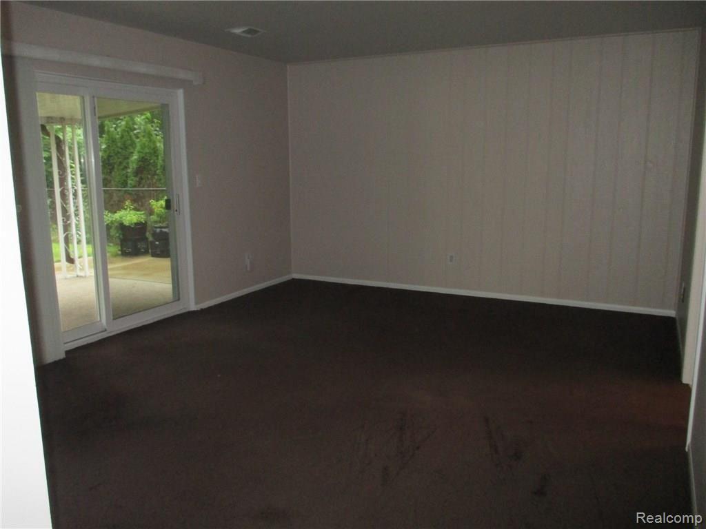 23134 Tuck Road Farmington, MI 48336 - Photo 3 of 15 Family Room