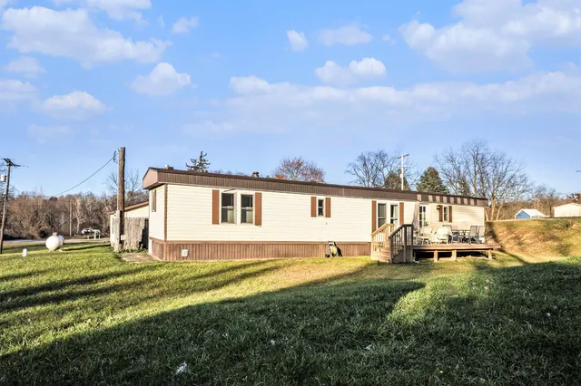 $260,000 | 10395 Peck Lake Road, Lowell, MI 49331