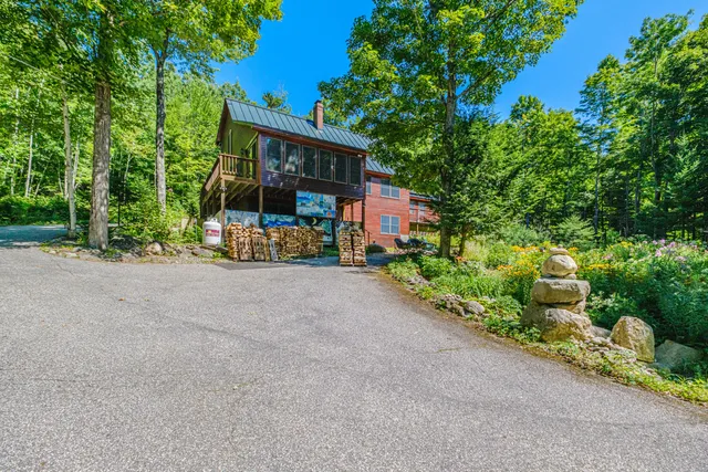 $675,000 | 390 Howard Pond Road, Hanover, ME 04237