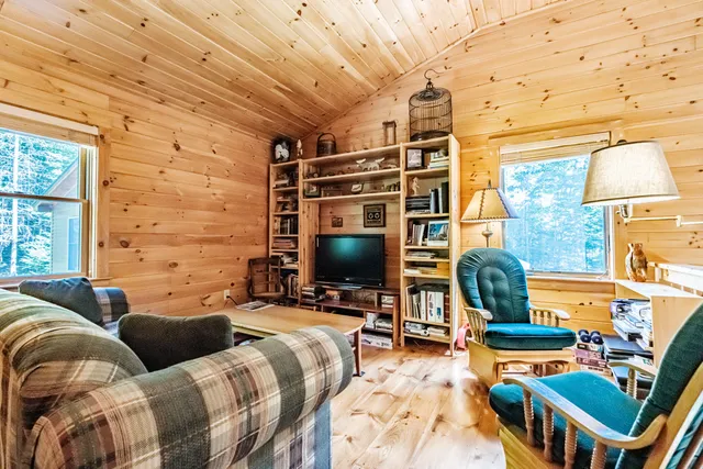 $675,000 | 390 Howard Pond Road, Hanover, ME 04237