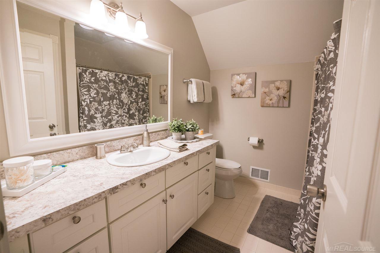 1347 Capac Road Allenton, MI 48002 - Photo 44 of 58 31351350-43.JPG