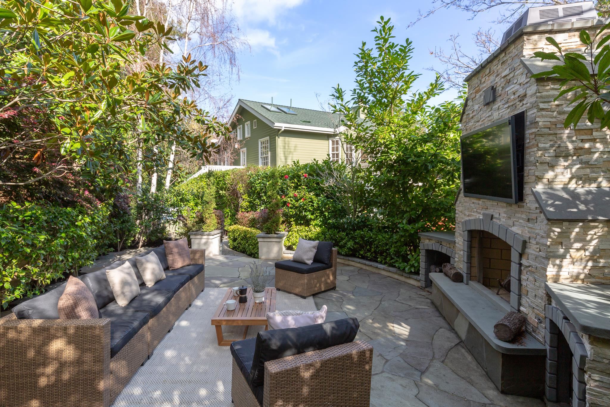 165 Cross Road Oakland, CA 94618 - Photo 23 of 60