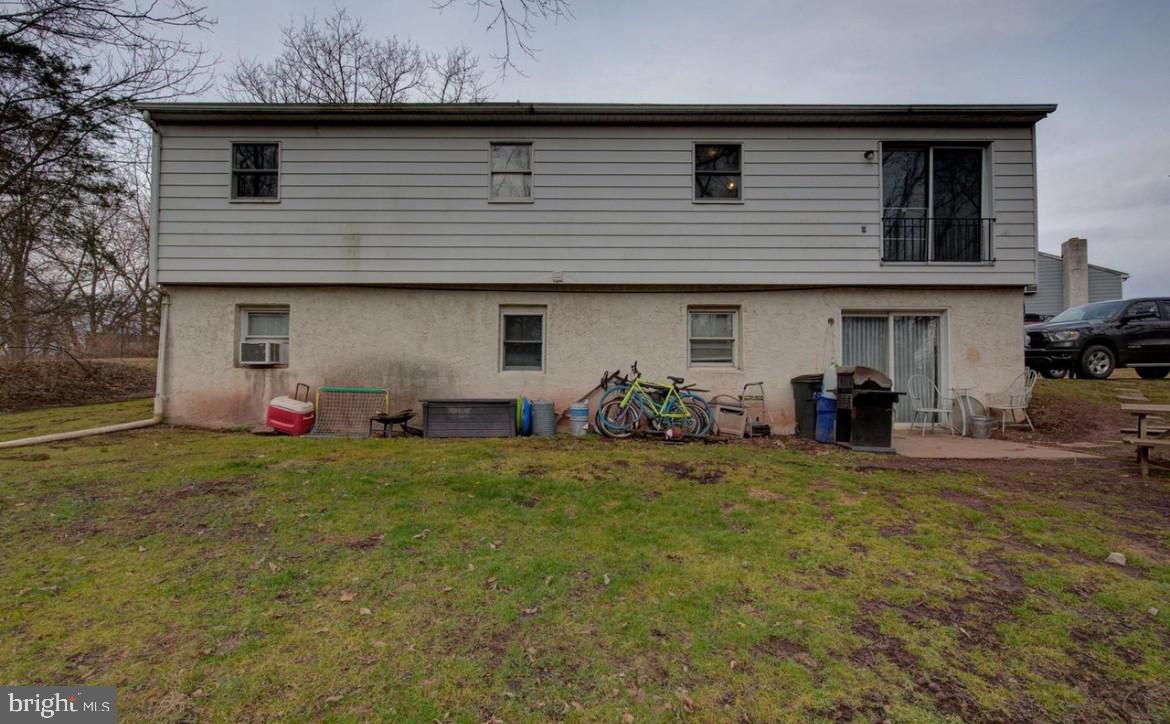 1234 Woodmere Road Pottstown, PA 19464 - Photo 2 of 21