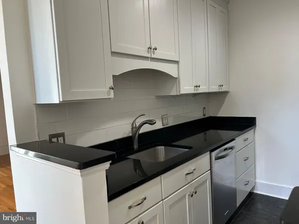 $2,500 | 1916 17th Street Northwest, Unit 414, Washington, DC 20009