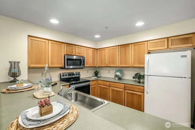 $2,200 | 2001 120th Place Southeast, Unit 7304, Everett, WA 98208