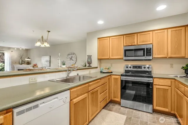 $2,200 | 2001 120th Place Southeast, Unit 7304, Everett, WA 98208