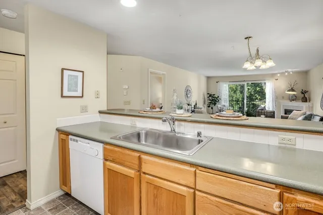 $2,200 | 2001 120th Place Southeast, Unit 7304, Everett, WA 98208