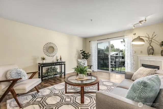 $2,200 | 2001 120th Place Southeast, Unit 7304, Everett, WA 98208