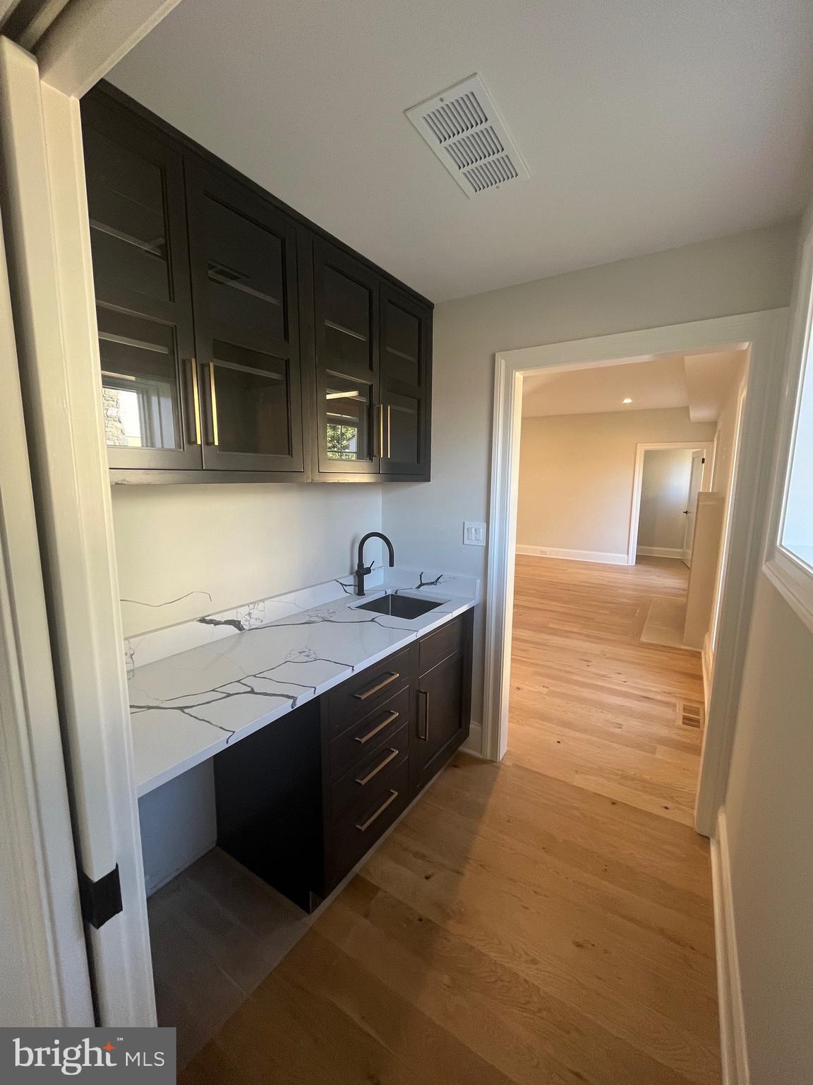 125 Cornwall Lane Wayne, PA 19087 - Photo 15 of 36 butlers bar