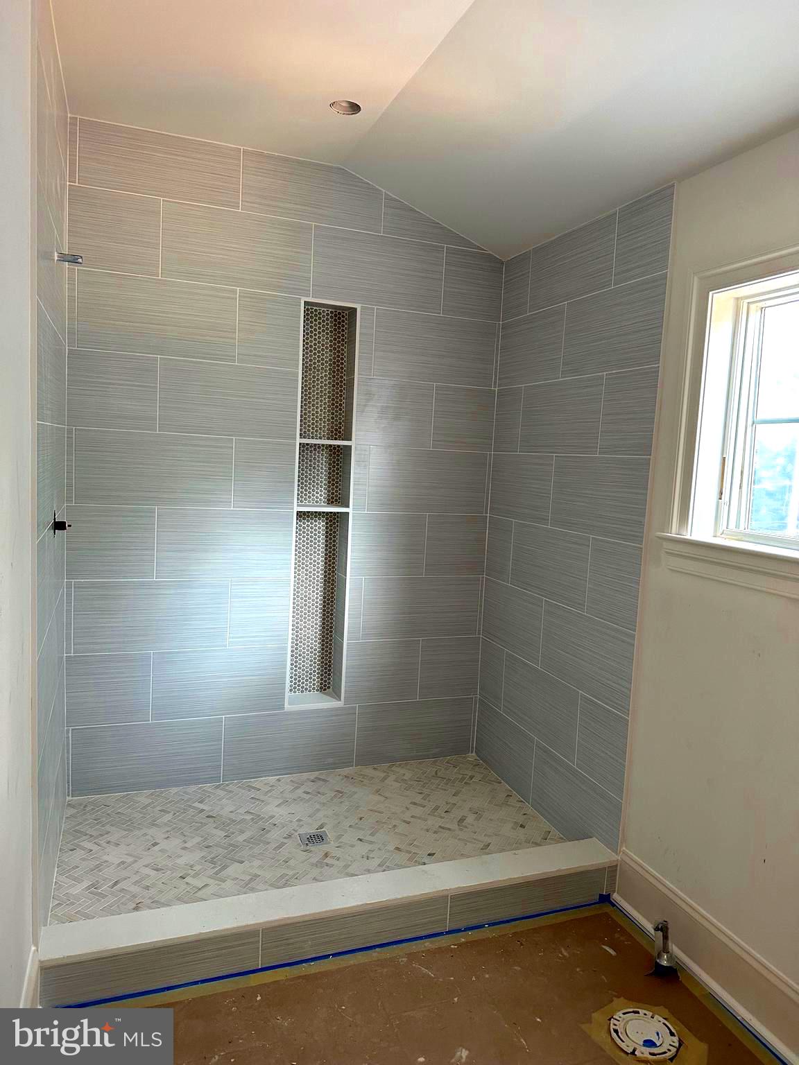 125 Cornwall Lane Wayne, PA 19087 - Photo 22 of 36 en suite bathroom