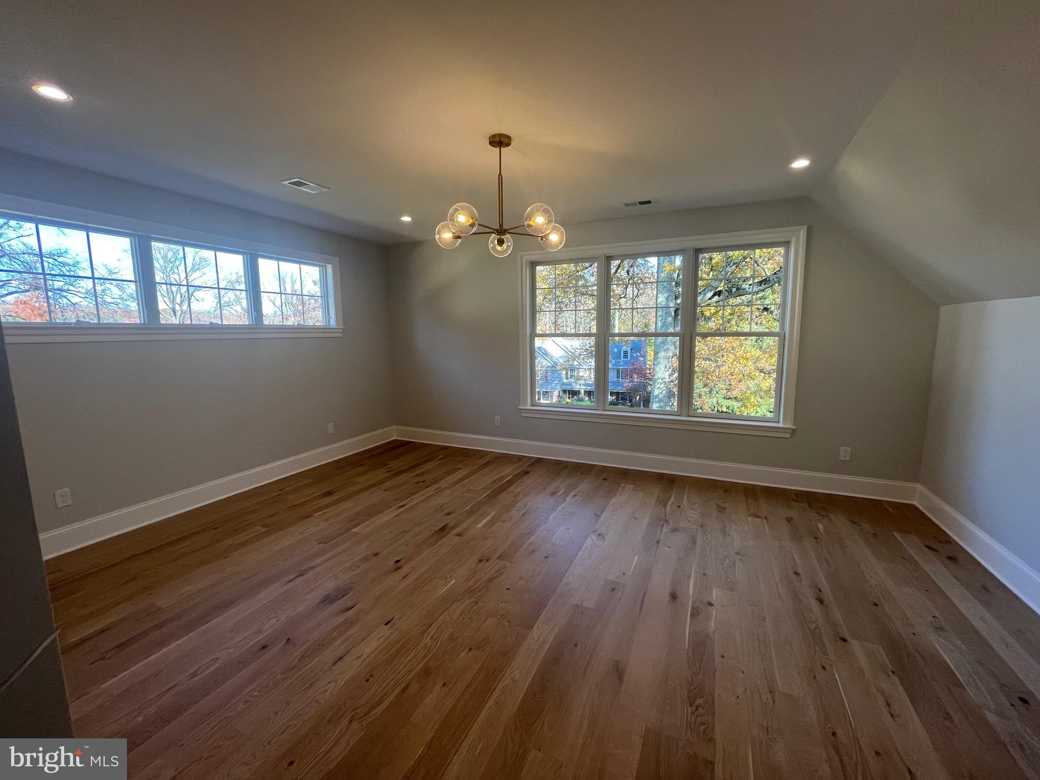 125 Cornwall Lane Wayne, PA 19087 - Photo 27 of 36 master bedroom