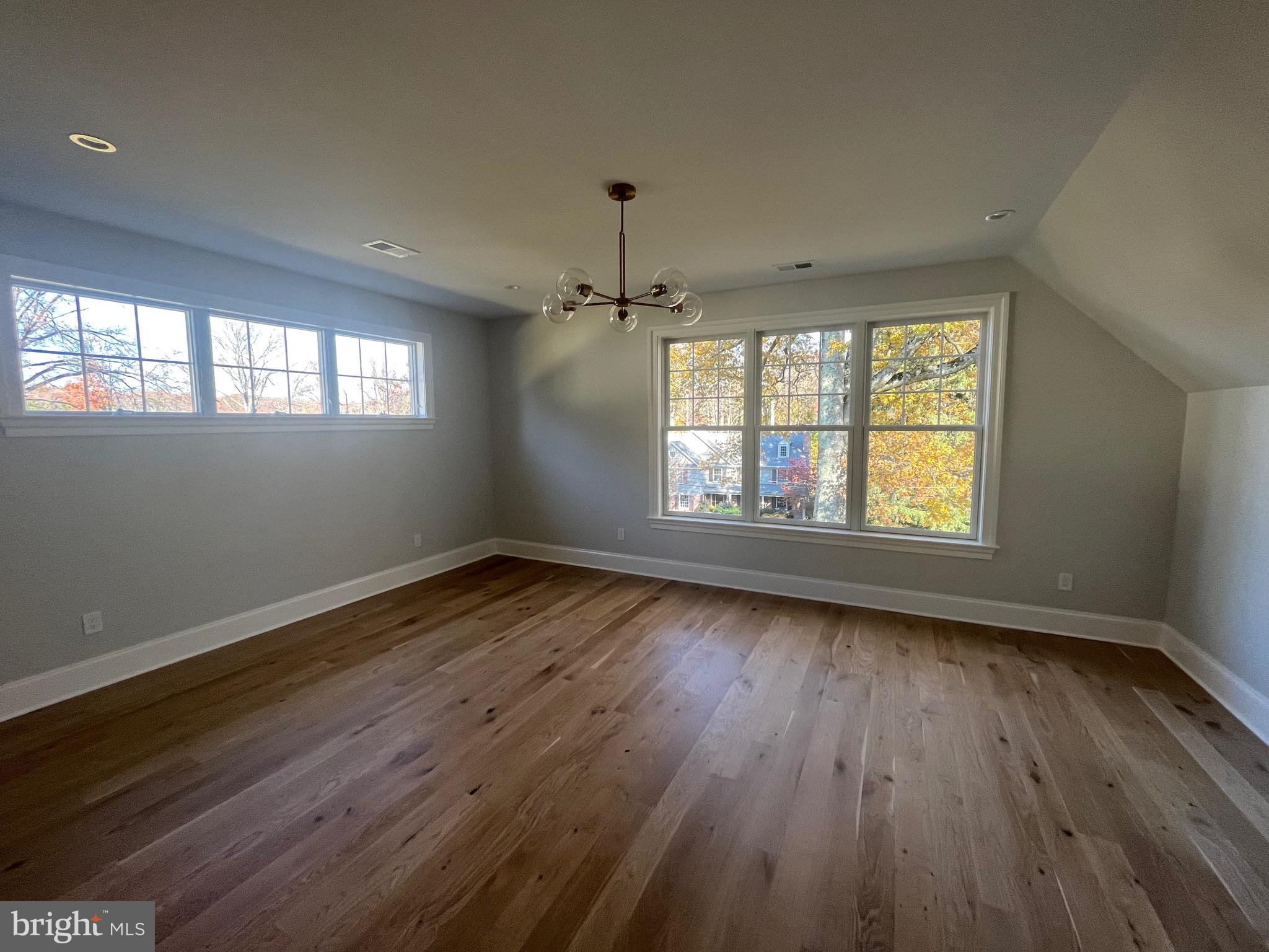 125 Cornwall Lane Wayne, PA 19087 - Photo 28 of 36 master bedroom