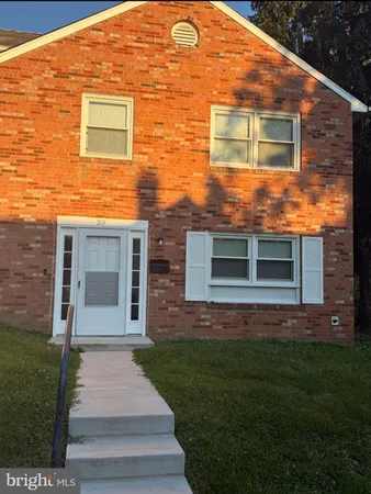 $2,395 | 39 South Calhoun Street, Warrenton, VA 20186