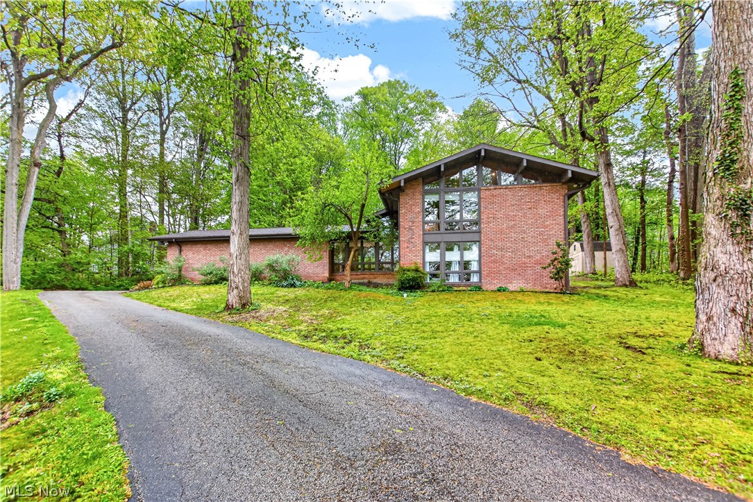 455 Barrington Ridge Road Painesville, OH 44077 - Photo 1 of 36 Gallery Image 1