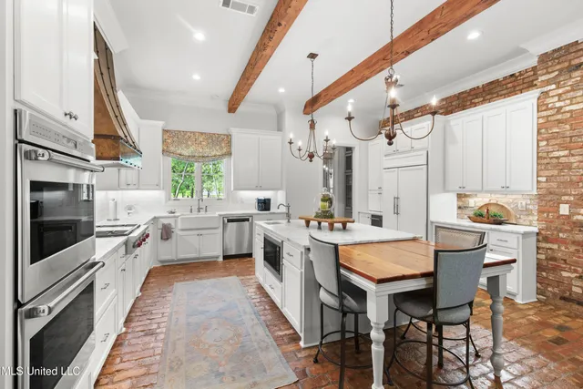 $1,695,000 | 100 Stonebridge Drive, Madison, MS 39110