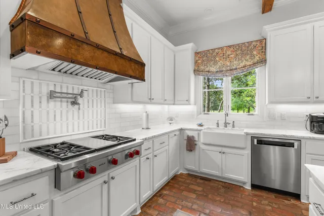 $1,695,000 | 100 Stonebridge Drive, Madison, MS 39110