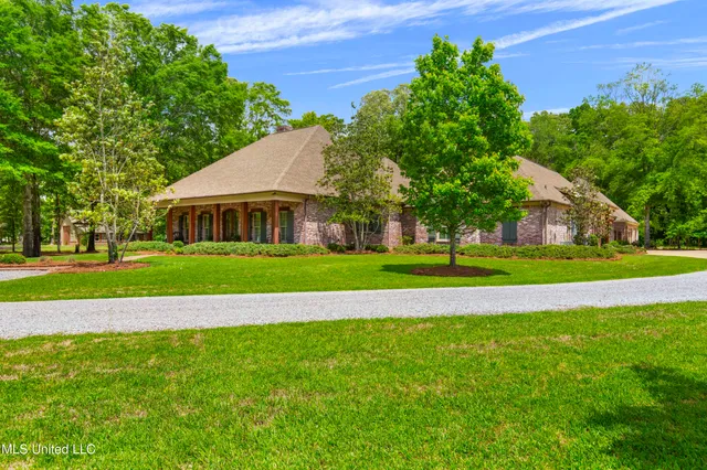 $1,695,000 | 100 Stonebridge Drive, Madison, MS 39110