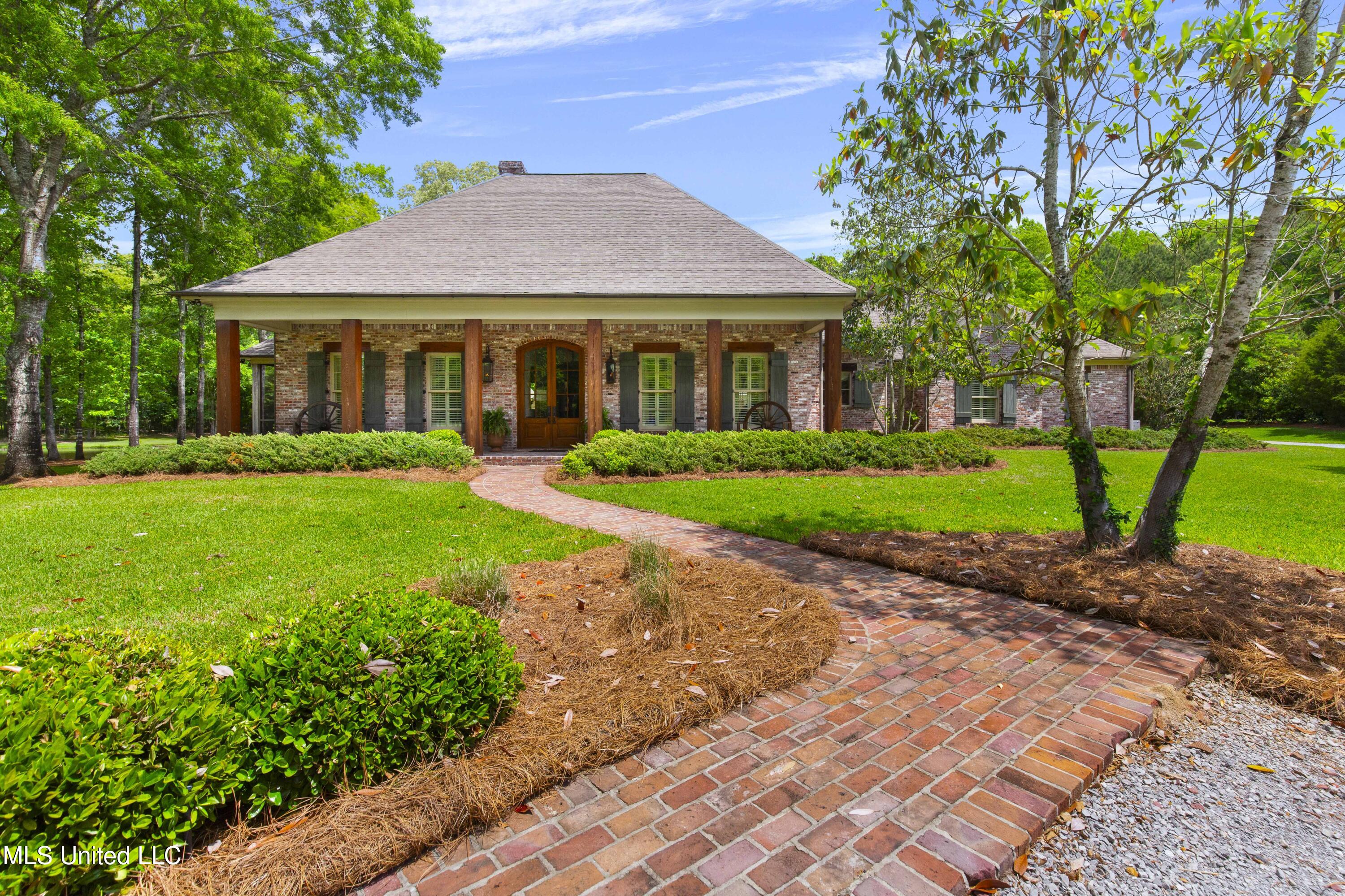 100 Stonebridge Drive Madison, MS 39110 - Photo 3 of 45 100 Stonebridge-4