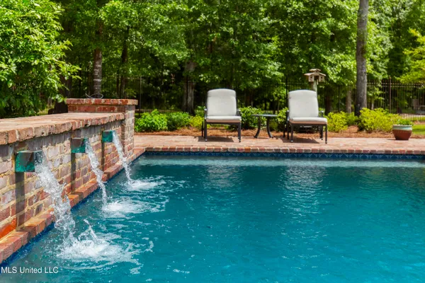 $1,695,000 | 100 Stonebridge Drive, Madison, MS 39110