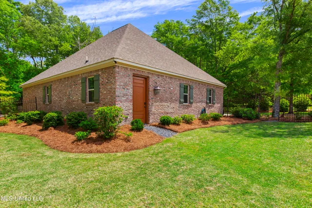 $1,695,000 | 100 Stonebridge Drive, Madison, MS 39110