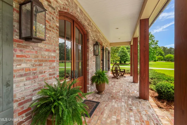 $1,695,000 | 100 Stonebridge Drive, Madison, MS 39110