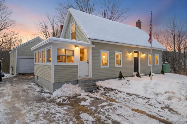 $479,999 | 77 Crystal Lake Road, Gilmanton, NH 03837