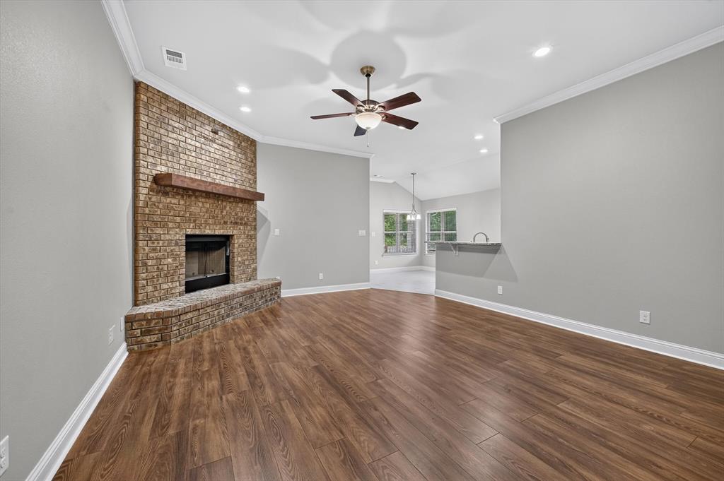 3016 Loy Lake Road Denison, TX 75020 - Photo 5 of 25 Living room