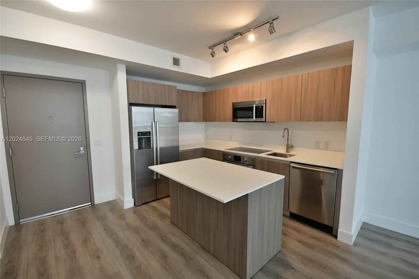 201 Southwest 17th Road, Unit 304 Miami, FL 33129 - Photo 3 of 68