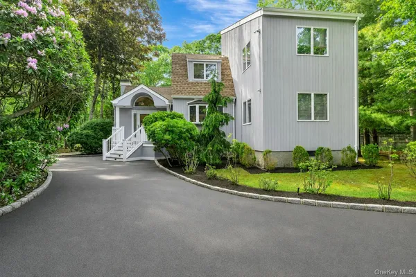 $1,750,000 | 2 Strathmore Court, Remsenburg, NY 11960