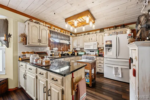 $259,900 | 1048 Patience Drive, Florissant, MO 63034