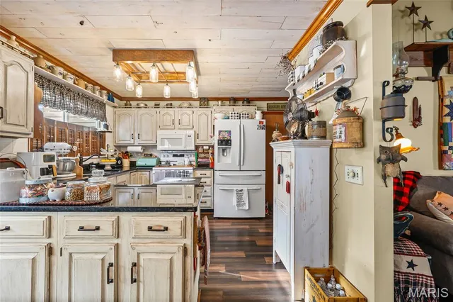 $259,900 | 1048 Patience Drive, Florissant, MO 63034