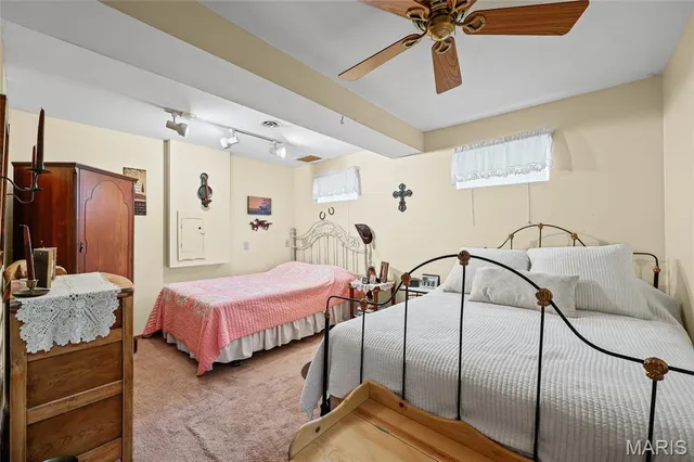 $259,900 | 1048 Patience Drive, Florissant, MO 63034