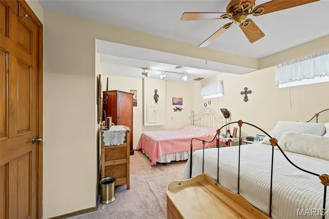 $259,900 | 1048 Patience Drive, Florissant, MO 63034