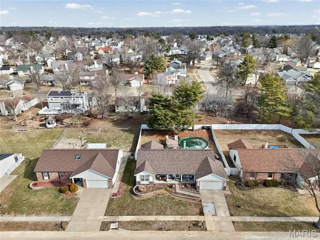 $259,900 | 1048 Patience Drive, Florissant, MO 63034