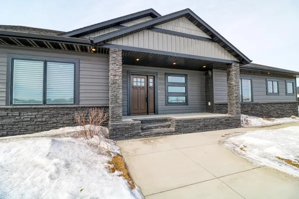 $759,900 | 3605 Houkom Drive East, West Fargo, ND 58078