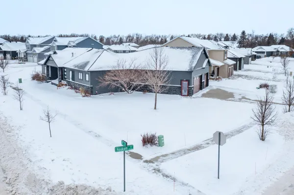 $759,900 | 3605 Houkom Drive East, West Fargo, ND 58078