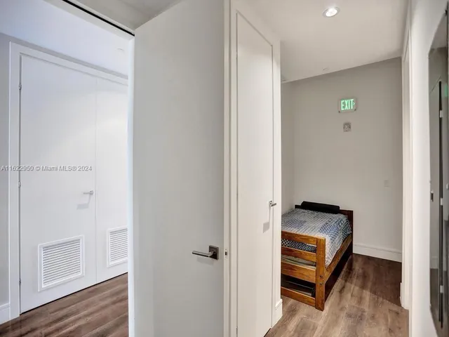 $10,000 | 3250 Northeast 188th Street, Unit 207, Aventura, FL 33180