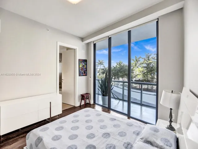 $10,000 | 3250 Northeast 188th Street, Unit 207, Aventura, FL 33180