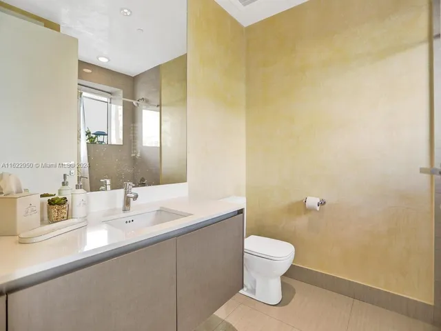 $10,000 | 3250 Northeast 188th Street, Unit 207, Aventura, FL 33180