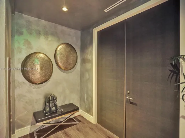 $10,000 | 3250 Northeast 188th Street, Unit 207, Aventura, FL 33180