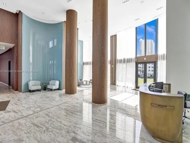 $10,000 | 3250 Northeast 188th Street, Unit 207, Aventura, FL 33180