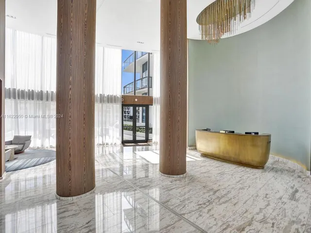 $10,000 | 3250 Northeast 188th Street, Unit 207, Aventura, FL 33180