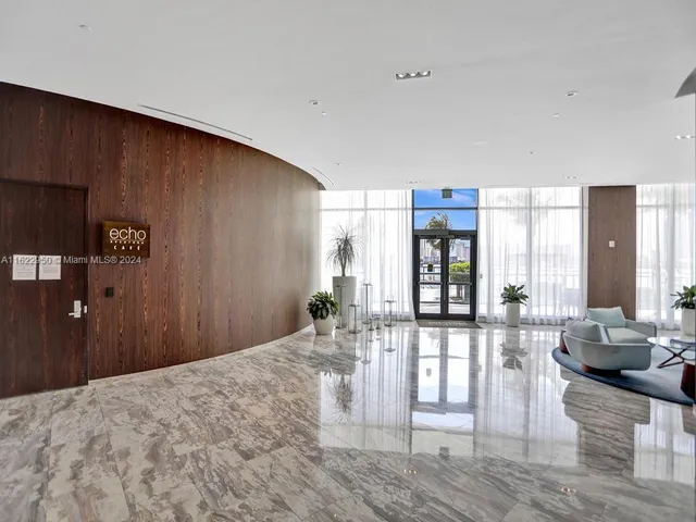 $10,000 | 3250 Northeast 188th Street, Unit 207, Aventura, FL 33180