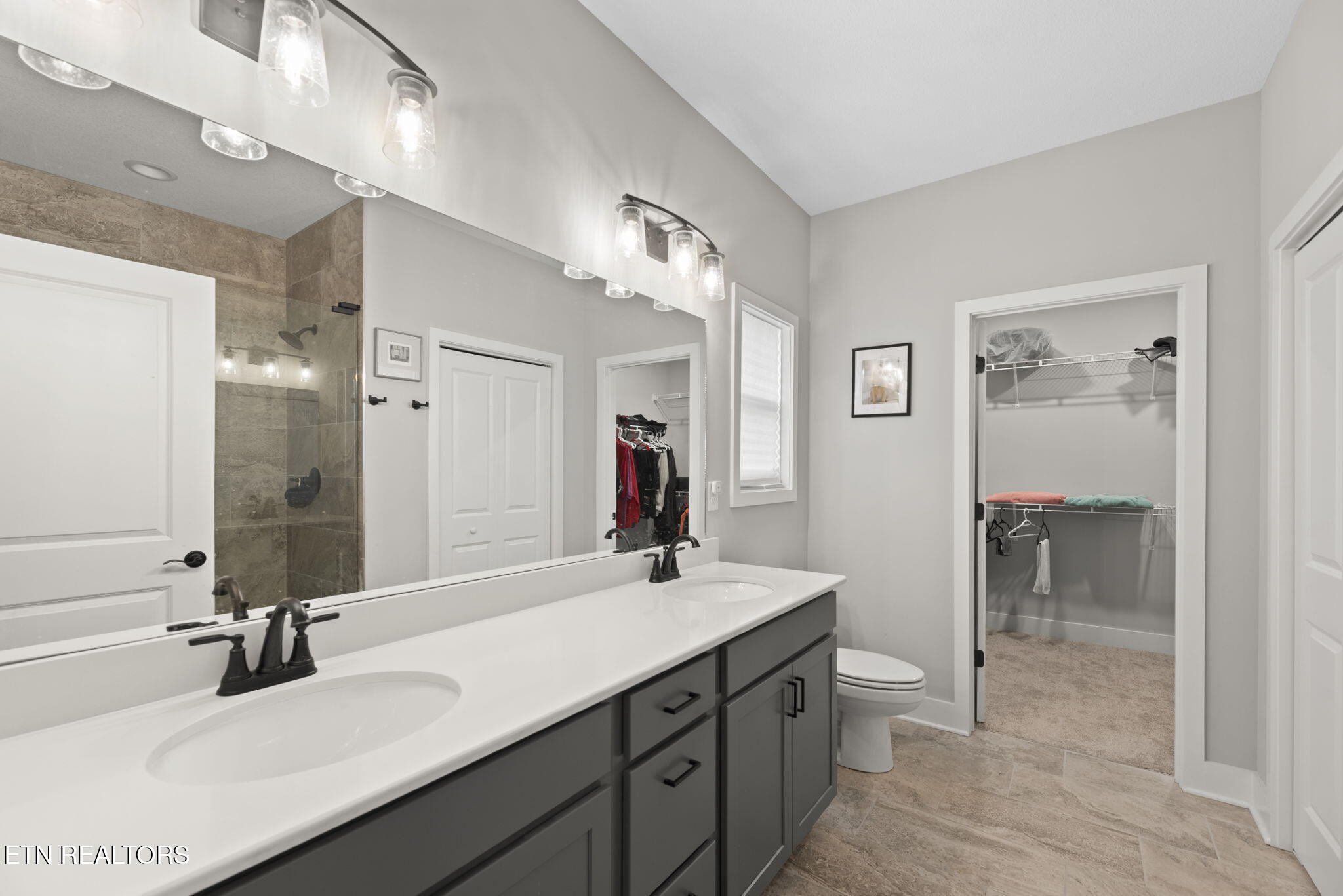 200 Queenberry Street Oak Ridge, TN 37830 - Photo 18 of 50 18-web-or-mls-Qnsbrry200 (60)