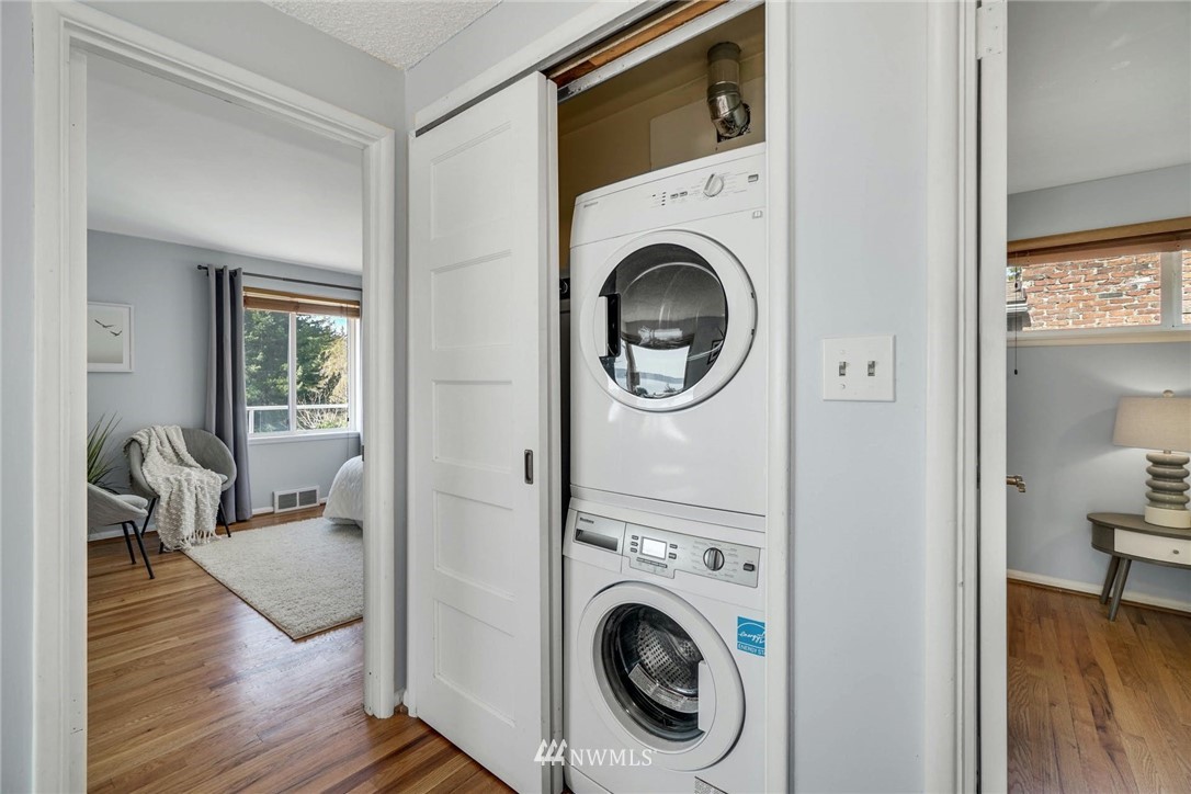 8440 46th Avenue Southwest Seattle, WA 98136 - Photo 11 of 30