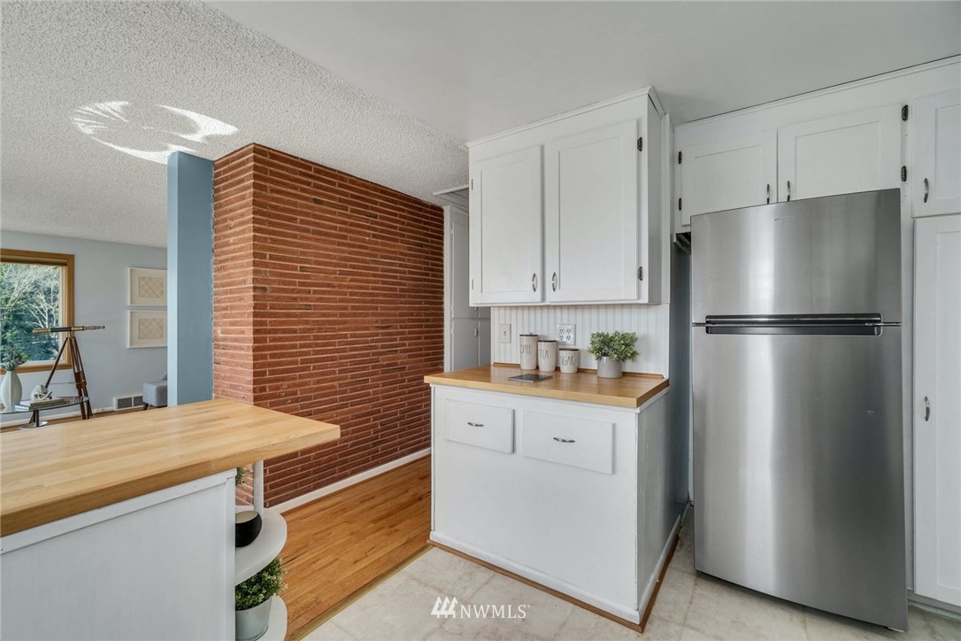 8440 46th Avenue Southwest Seattle, WA 98136 - Photo 10 of 30